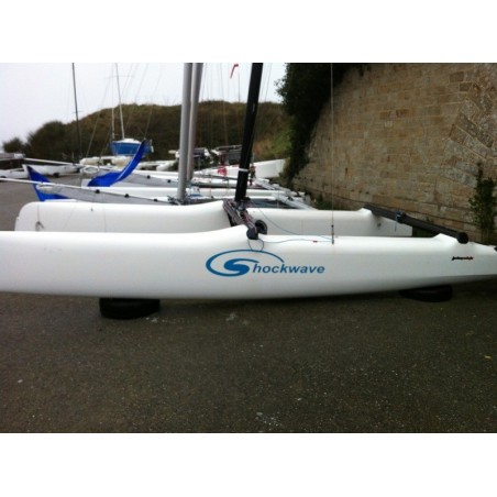 Catamaran Occasion - Shockwave Loday White de 2011 - Pièces occasion Catamaran de sport Catamaran Occasion - Shockwave Loday White de 2011 - Pièces occasion Catamaran de sport